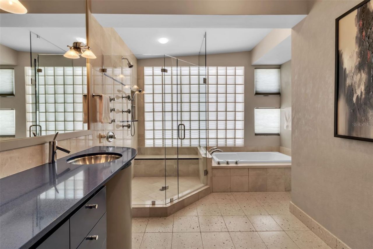 445 Mckinley Drive, Sarasota, FL 34236 Photo