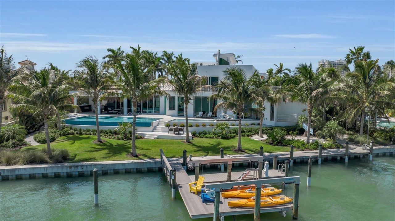 445 Mckinley Drive, Sarasota, FL 34236 Photo