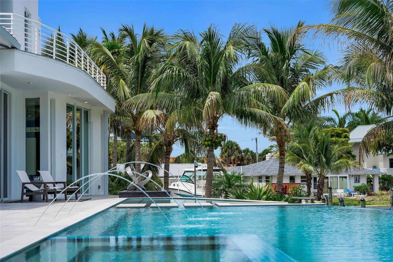 445 Mckinley Drive, Sarasota, FL 34236 Photo
