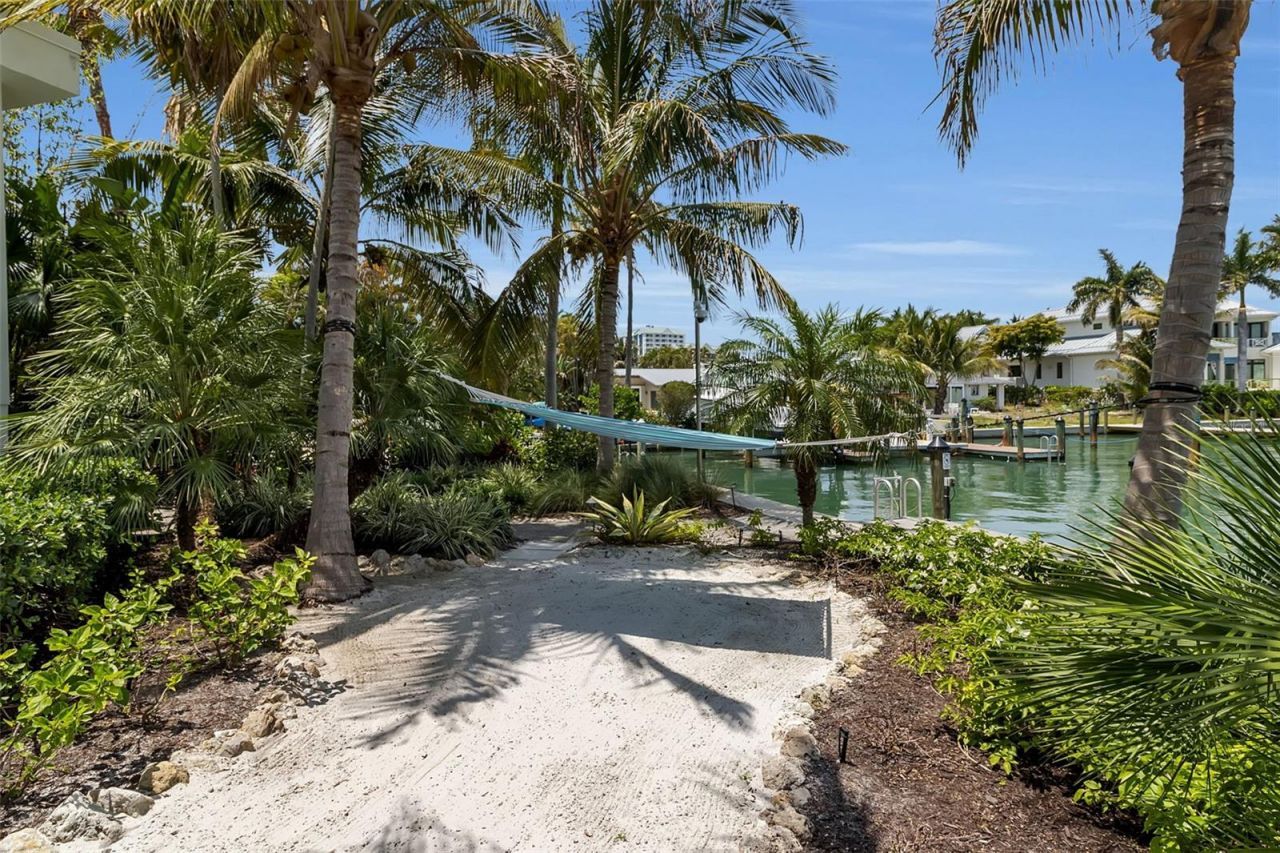 445 Mckinley Drive, Sarasota, FL 34236 Photo