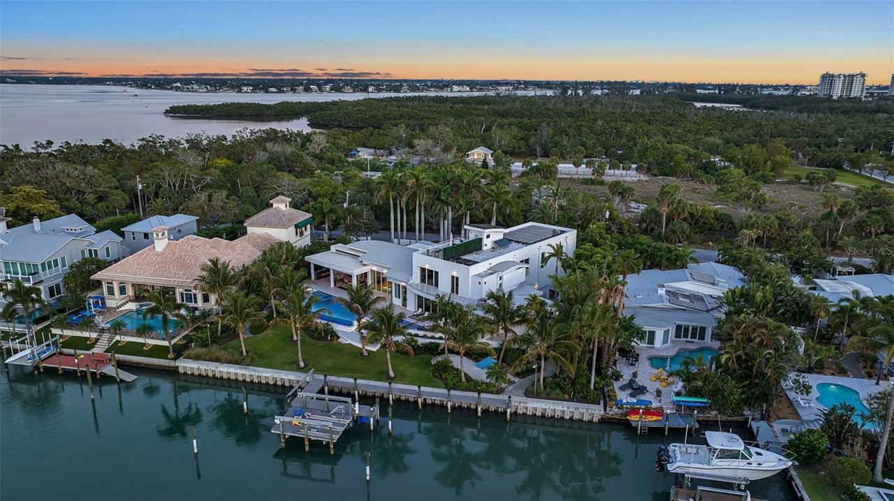 445 Mckinley Drive, Sarasota, FL 34236 Photo