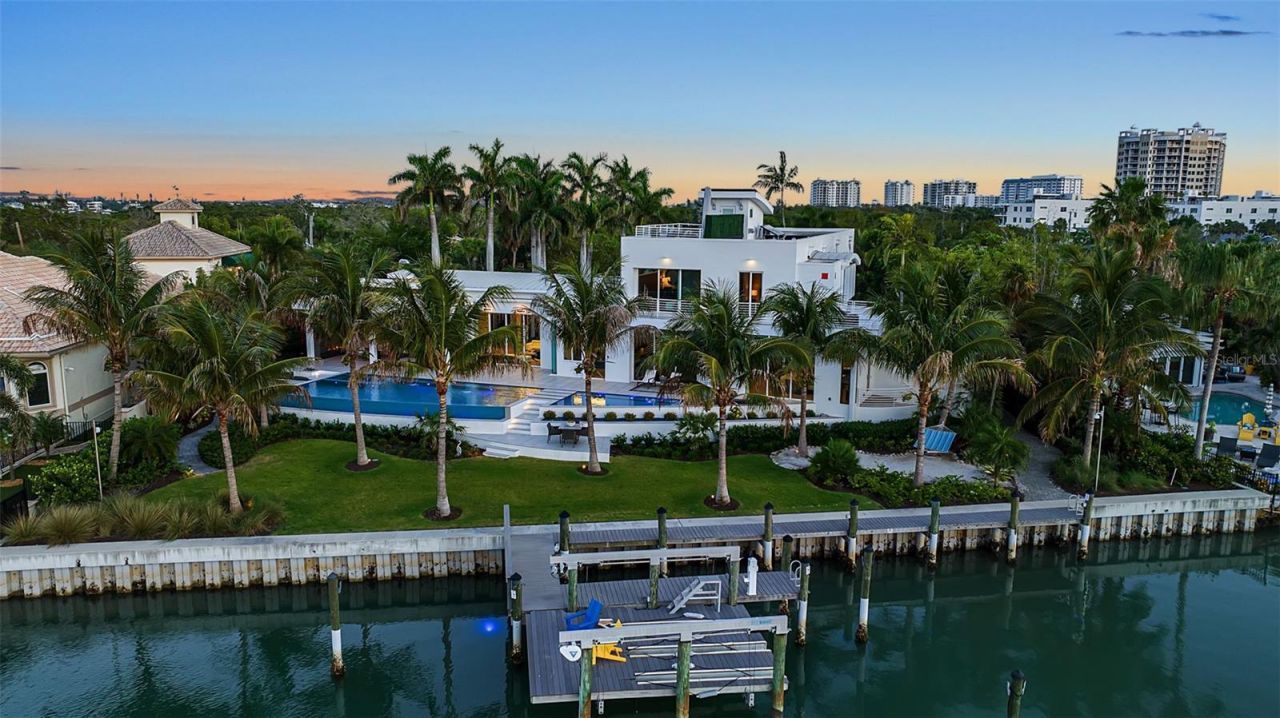 445 Mckinley Drive, Sarasota, FL 34236 Photo