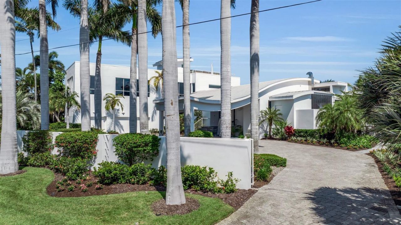 445 Mckinley Drive, Sarasota, FL 34236 Photo