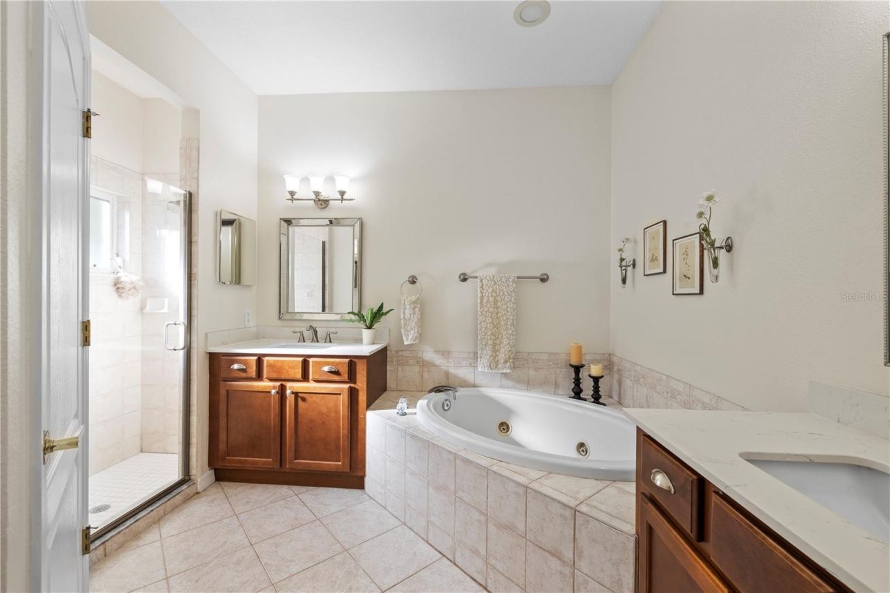 5064 Creekside Trail , Sarasota, FL 34243 Photo