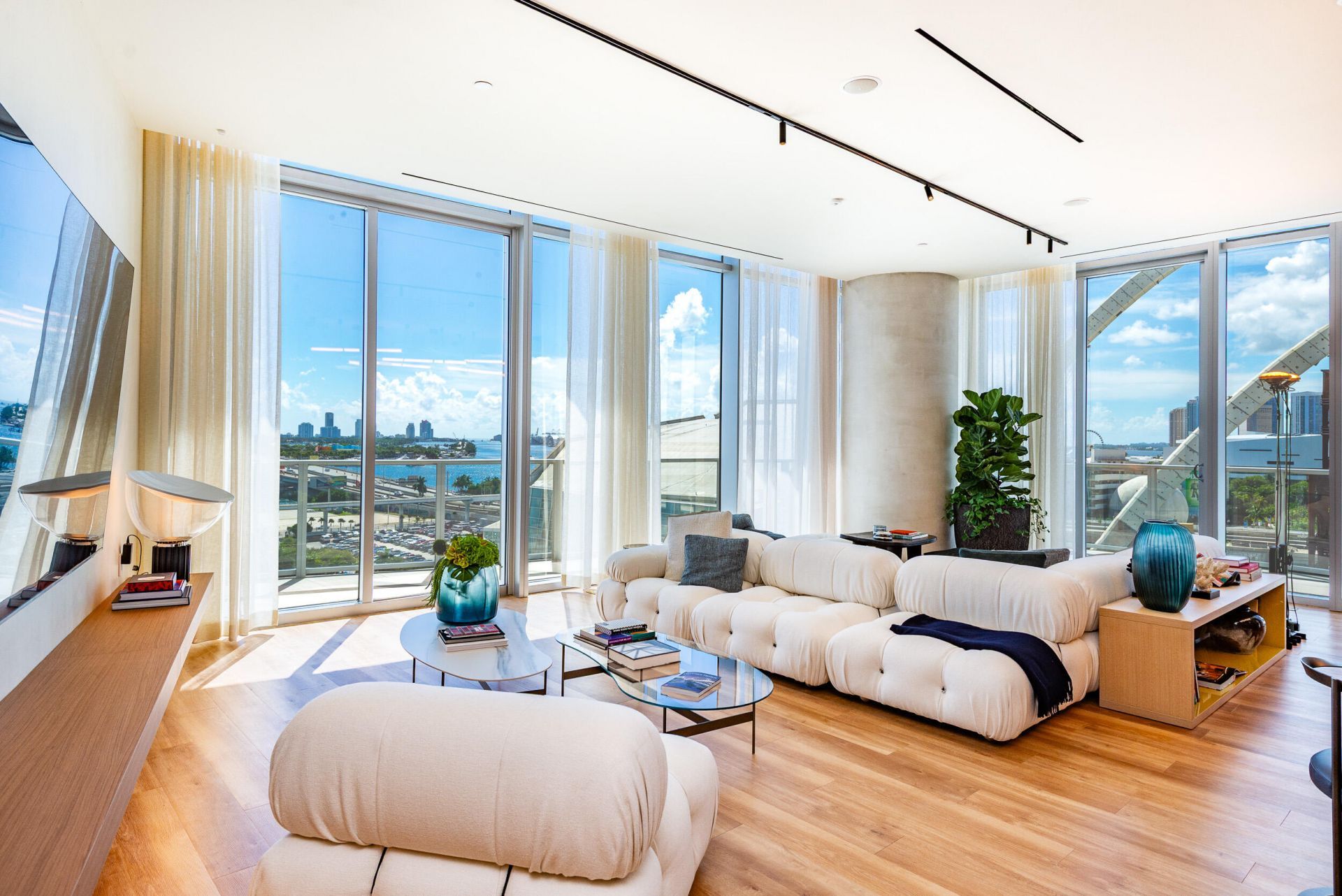 1400 Biscayne Boulevard, Unit 901, Miami, FL 33132 Photo