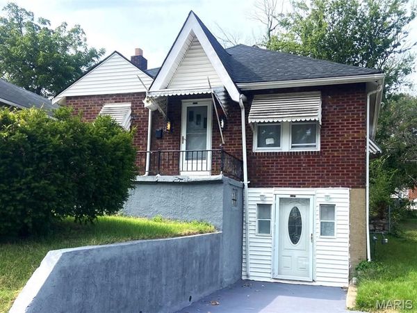 3101 Gary Drive, Velda Village Hills, MO 63121