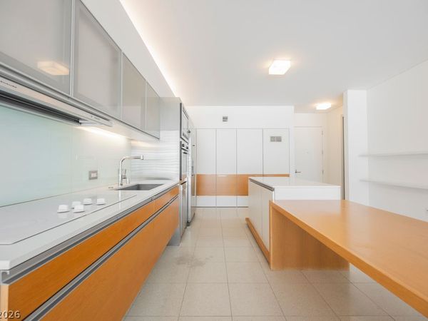 3726 Las Vegas Boulevard , Unit 704, Las Vegas, NV 89158