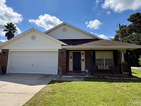 4997 Genevive Ct, Pensacola, FL 32526