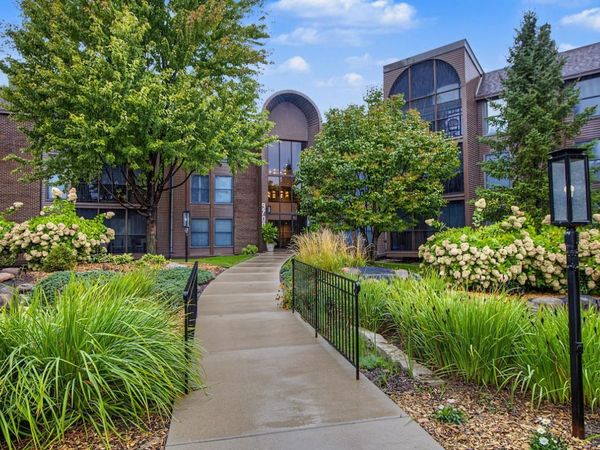 9700 Portland Avenue S, Unit 128, Bloomington, MN 55420