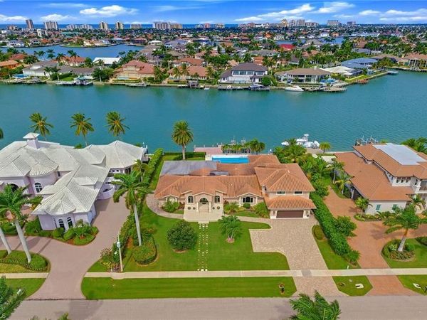 850 W Copeland DR, MARCO ISLAND, FL 34145