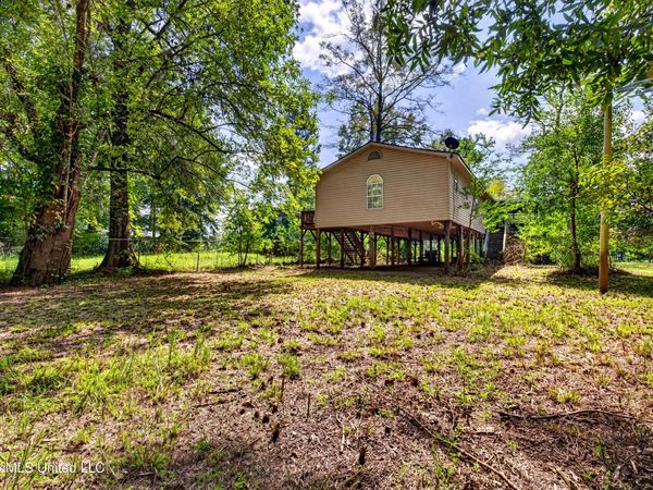 1713 Deer Lane, Lucedale, MS 39452