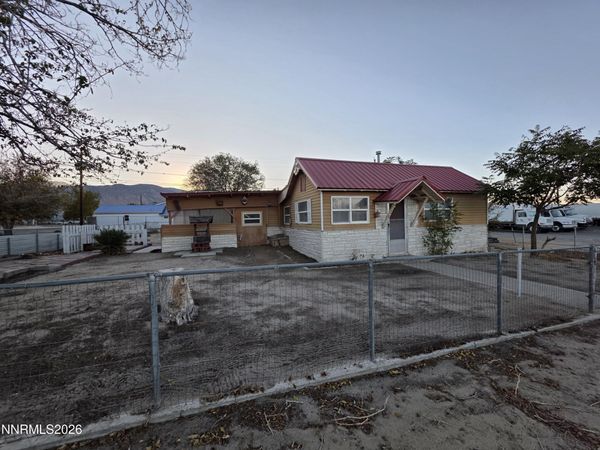 215 E Street, Hawthorne, NV 89415