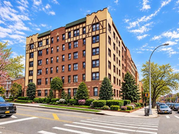 115-25 Metropolitan Avenue , Unit 224, Kew Gardens, NY 11418