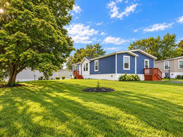 6995 Shamley Avenue NE, Belmont, MI 49306