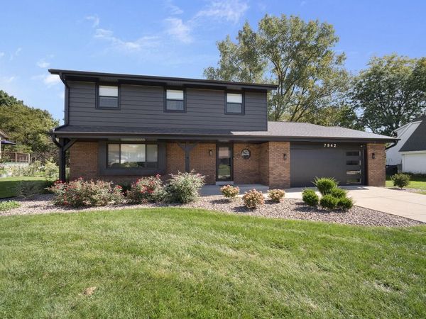 7942 S 66th STREET, Franklin, WI 53132