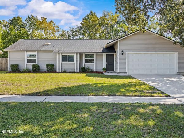 8573 BLACKBERRY Lane E, Jacksonville, FL 32244