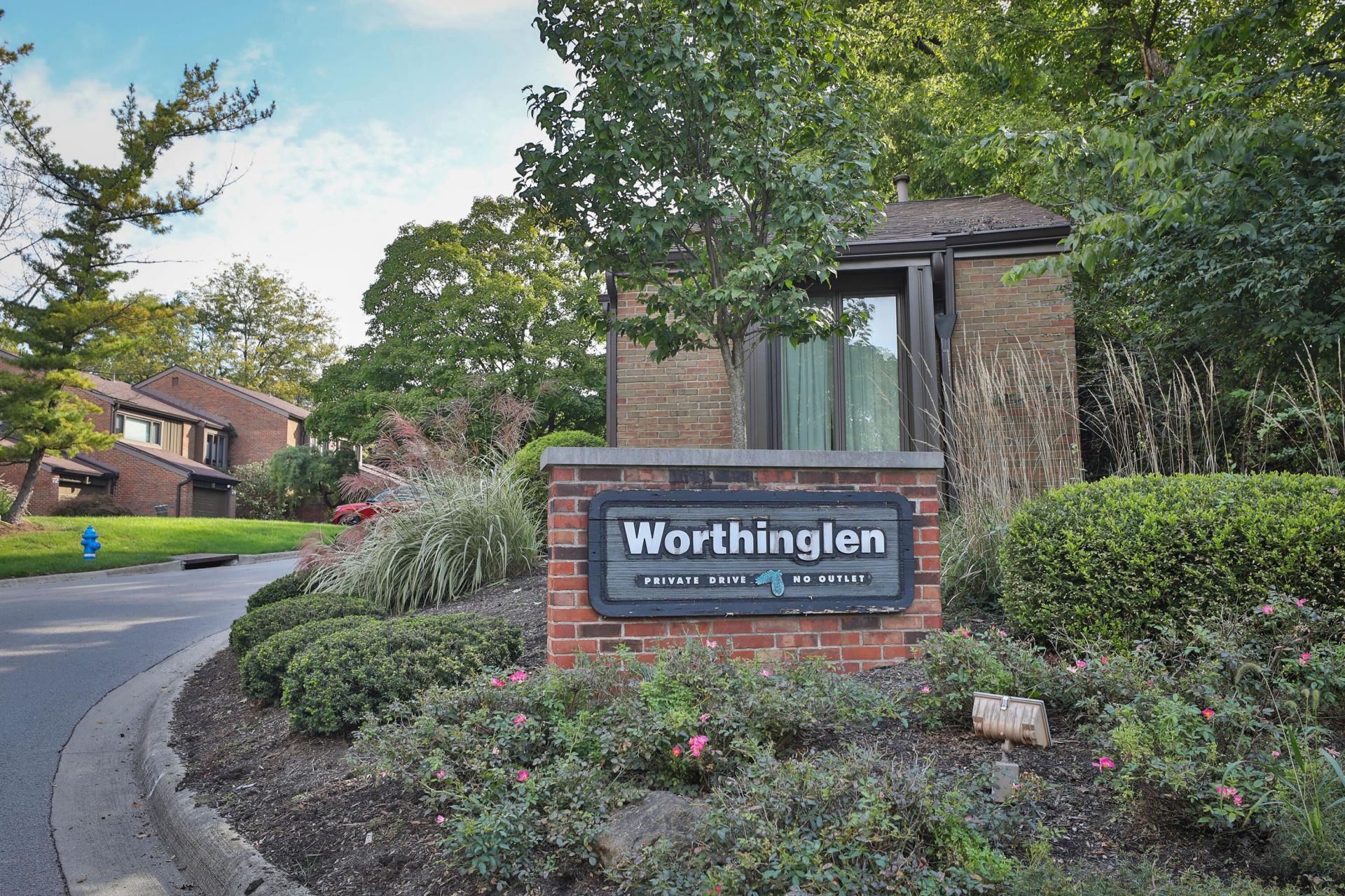 160 Glen Circle, Worthington, OH 43085 Main Photo