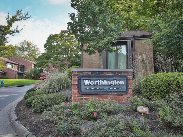 160 Glen Circle, Worthington, OH 43085