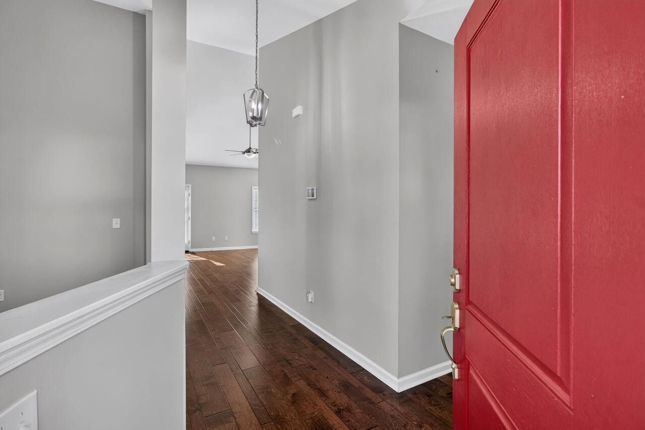 215 Saxony Loop Photo 5