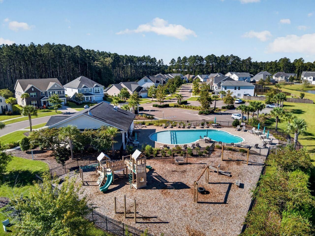 215 Saxony Loop Photo 63