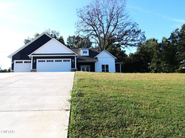 2011 Oakwood Drive , Milan, TN 38358