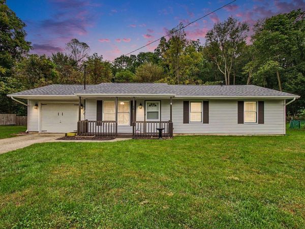 86 Hickory Nut Lane, Springfield, MI 49037