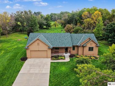 11201 Calhoun Road, Omaha, NE 68152