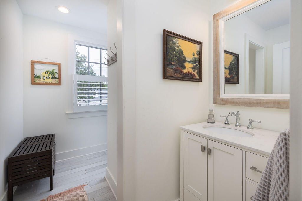 2055 Medway Road Photo 30