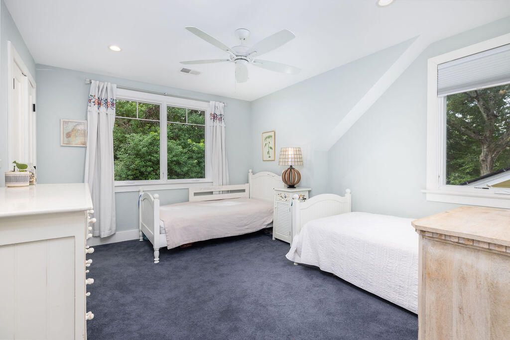 2055 Medway Road Photo 32