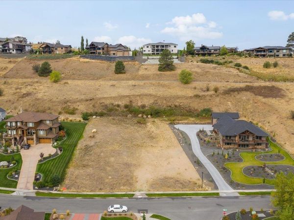 250 N Holiday Hills Dr, Liberty Lake, WA 99019