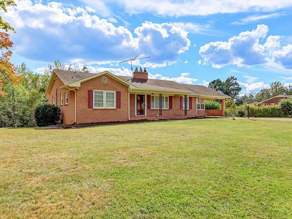 5394 SNOW CREEK RD , Martinsville, VA 24112