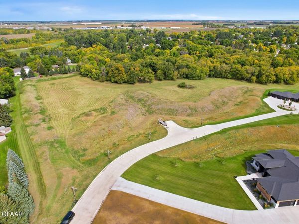 1111 MCBROTTER DR SE , East Grand Forks, MN 56721