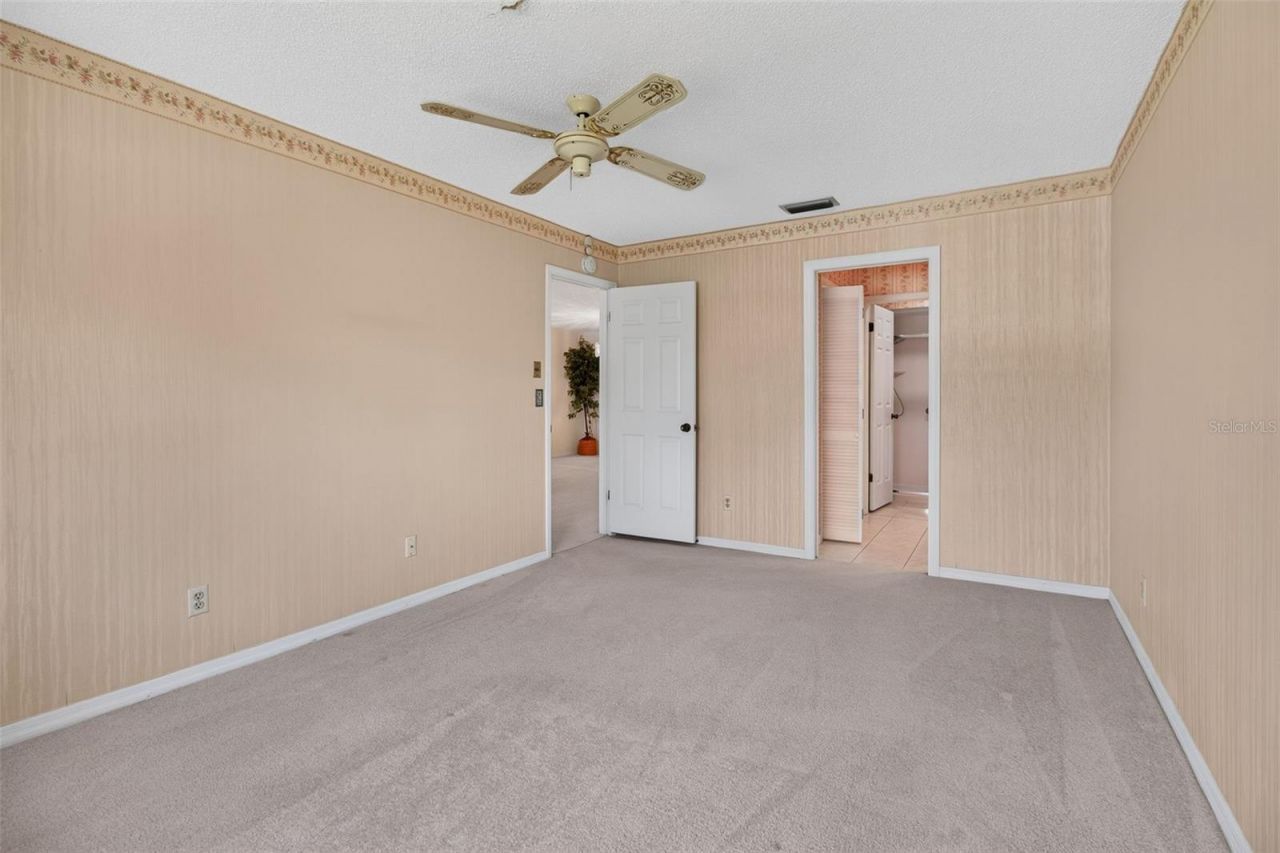 725 83rd Avenue N, Unit 205, Saint Petersburg, FL 33702 Photo