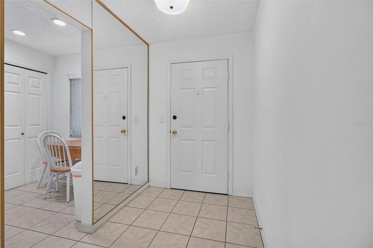 725 83rd Avenue N, Unit 205, Saint Petersburg, FL 33702 Photo