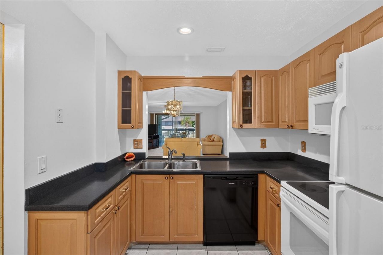 725 83rd Avenue N, Unit 205, Saint Petersburg, FL 33702 Photo