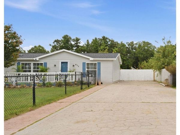 874 Crestwood Lane, Traverse City, MI 49686