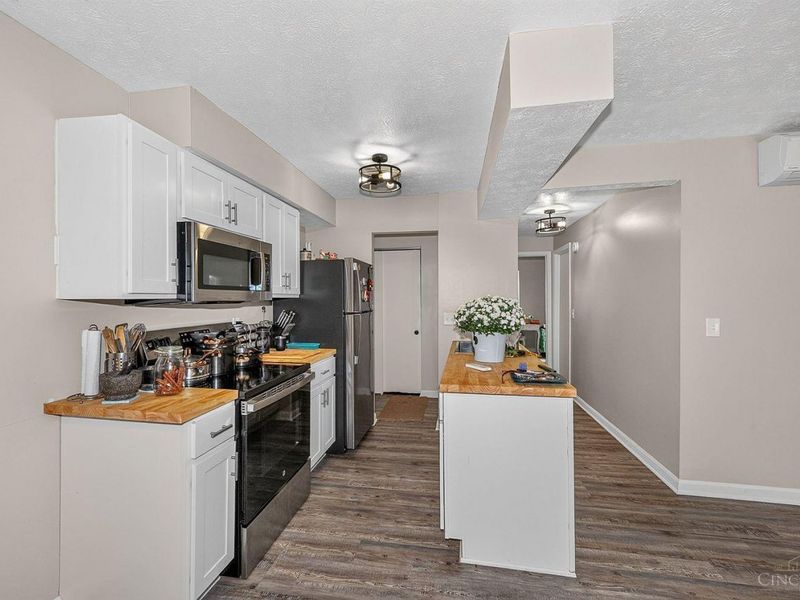 2390 W North Bend Road, Cincinnati, OH 45239 Photo 11