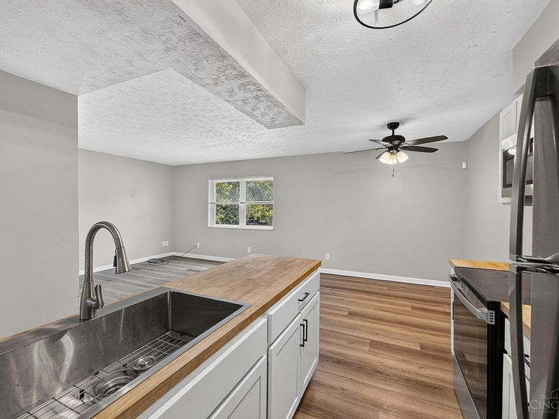 2390 W North Bend Road, Cincinnati, OH 45239 Photo 12