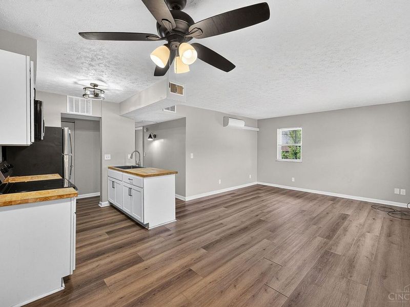 2390 W North Bend Road, Cincinnati, OH 45239 Photo 13