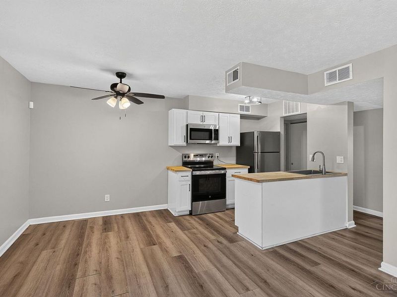 2390 W North Bend Road, Cincinnati, OH 45239 Photo 3