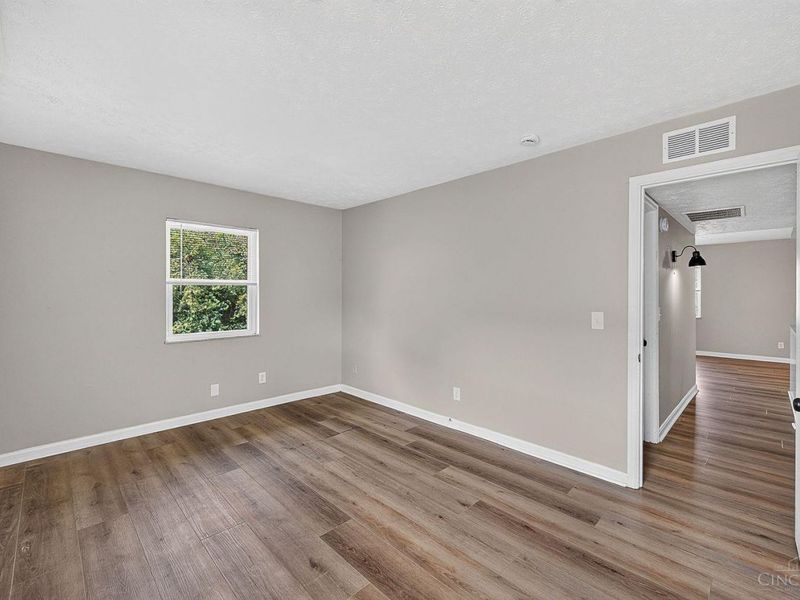 2390 W North Bend Road, Cincinnati, OH 45239 Photo 6