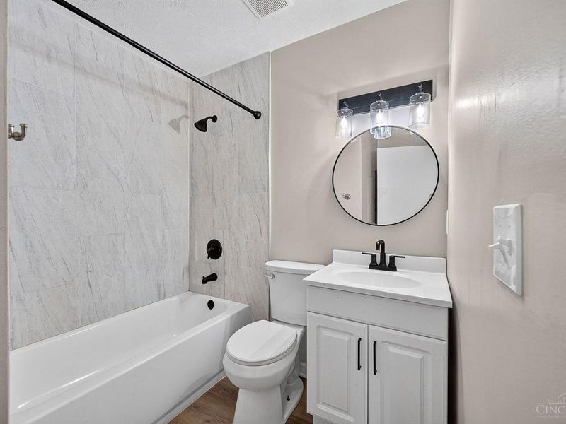 2390 W North Bend Road, Cincinnati, OH 45239 Photo 8