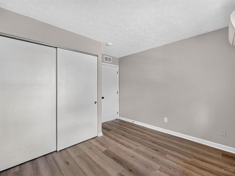 2390 W North Bend Road, Cincinnati, OH 45239 Photo 9