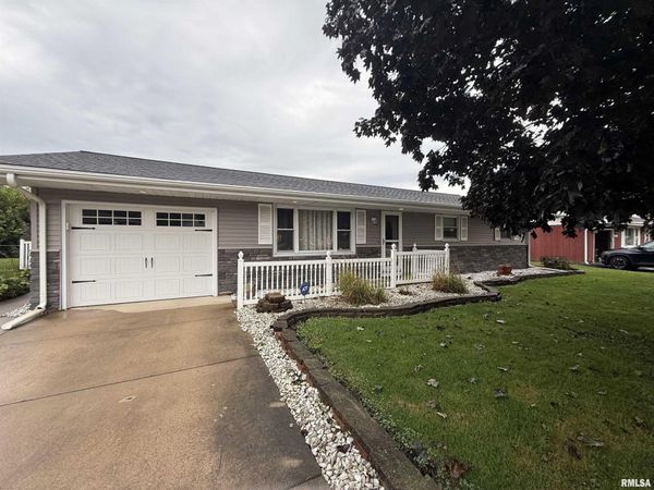 7 S 17TH Avenue, Canton, IL 61520