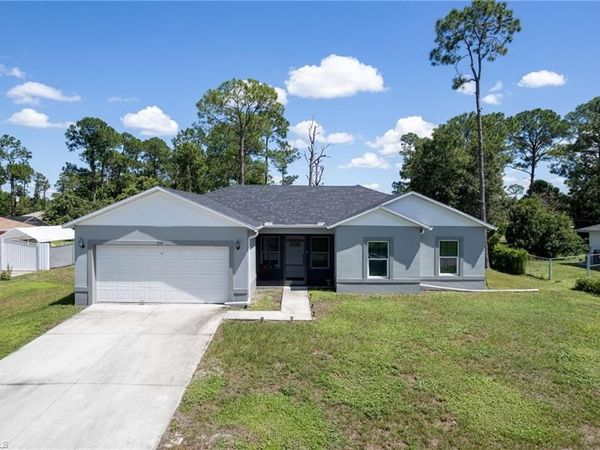 514 Lincoln AVE, LEHIGH ACRES, FL 33972