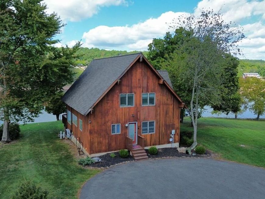832 Cayuga Cv , Auburn, PA 17922 Main Photo