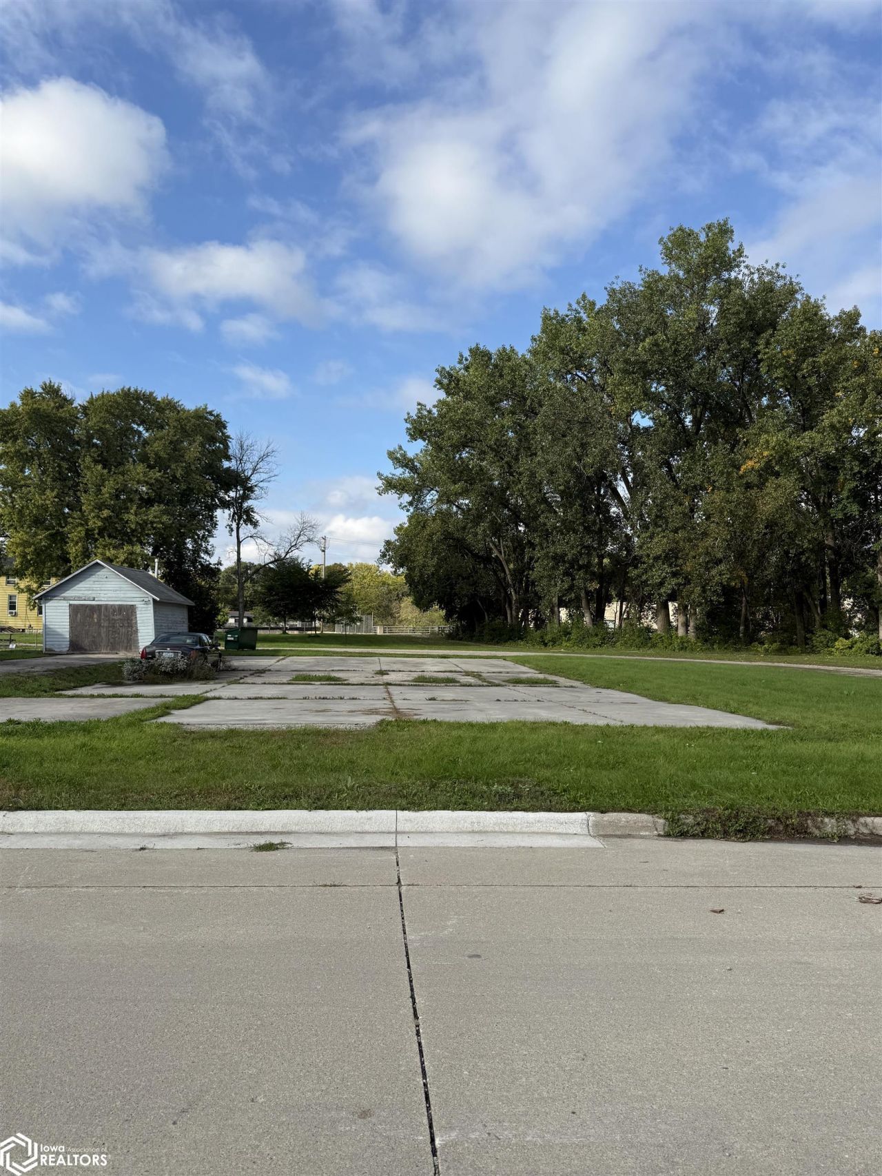 Na Madison, Mason City, IA 50401 Main Photo