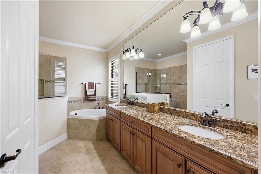 2946 Aviamar Cir , Naples, FL 34114 Photo