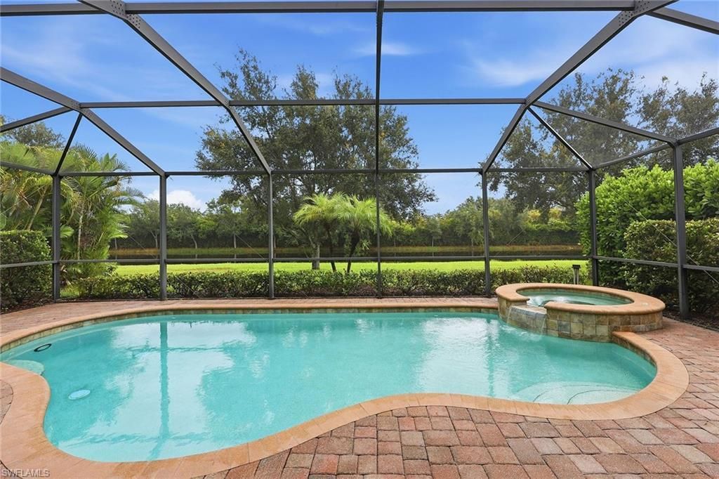 2946 Aviamar Cir , Naples, FL 34114 Photo