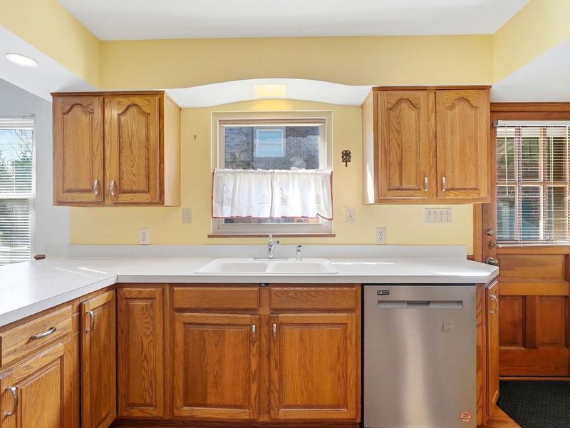 559 Enfield Road, Columbus, OH 43209 Photo 12